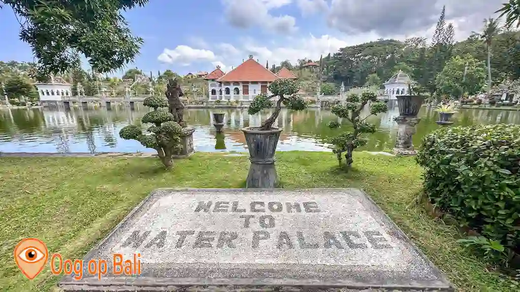 Welkom ingelegd in steentjes.