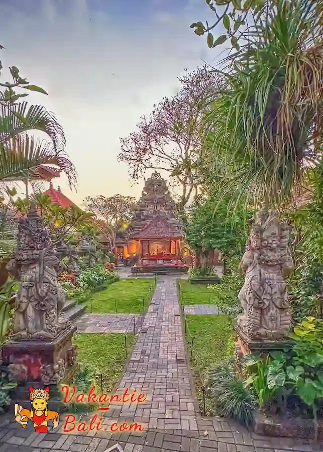 Tuin van Paleis in Ubud.